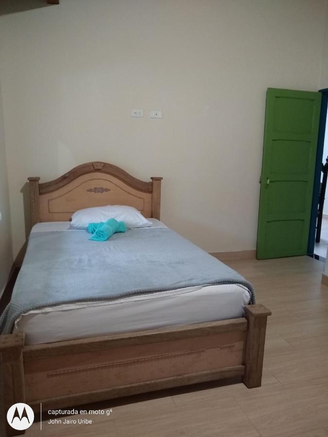 Hostal Naty Luna Jardin Luaran gambar